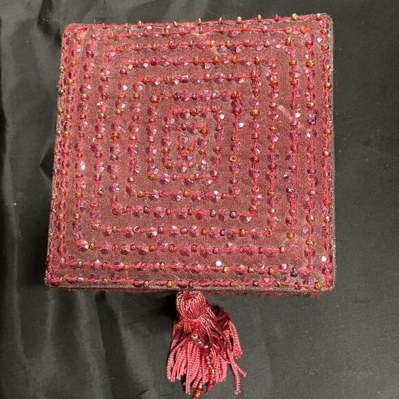 Vintage Red Jewelry Box with bead and tassel 4 x 4 x 3 mirror & removable insert - Picture 13 of 15